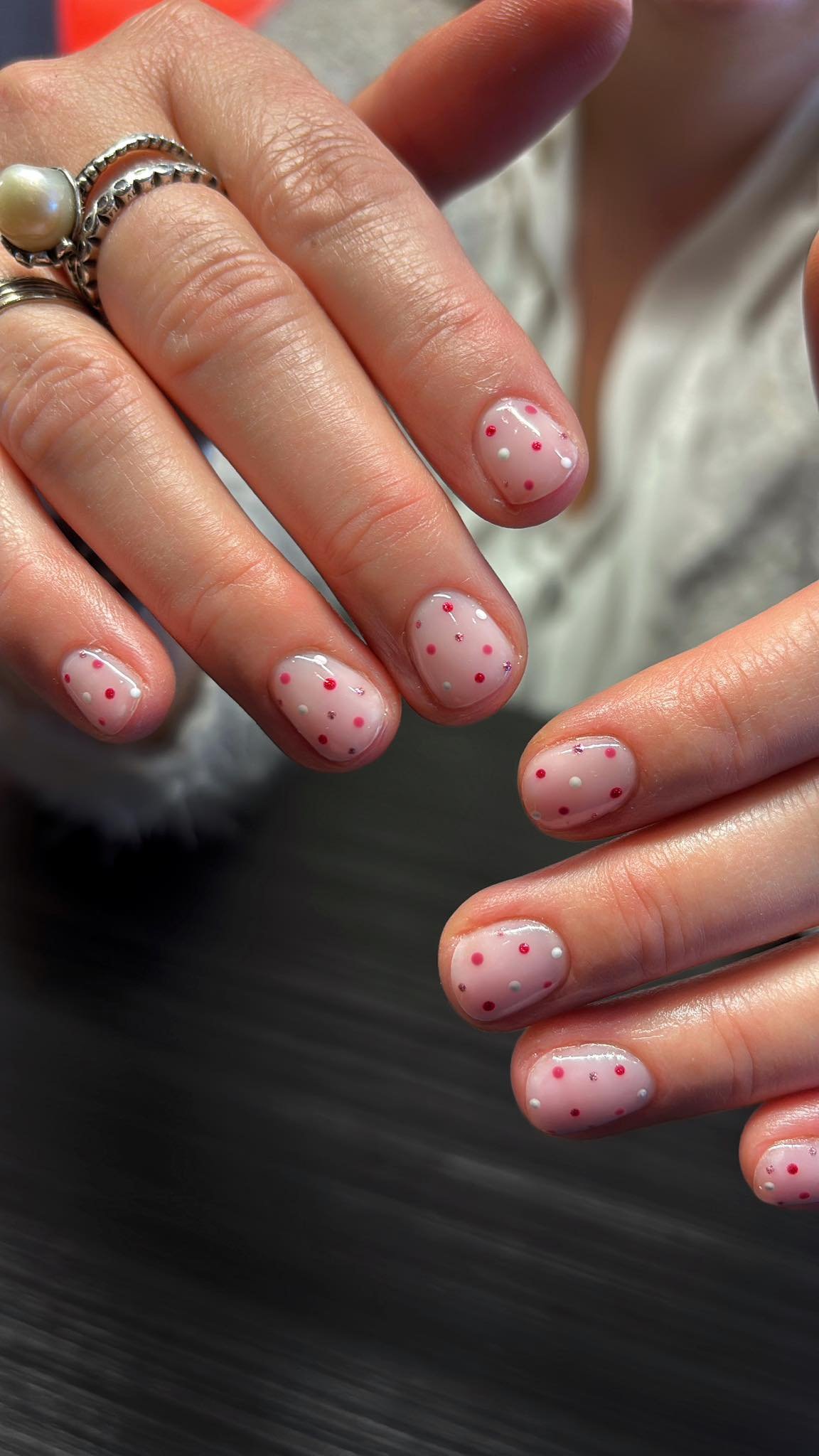Manucure Indigo Nails Porcelaine à pois — blanc et noir polka